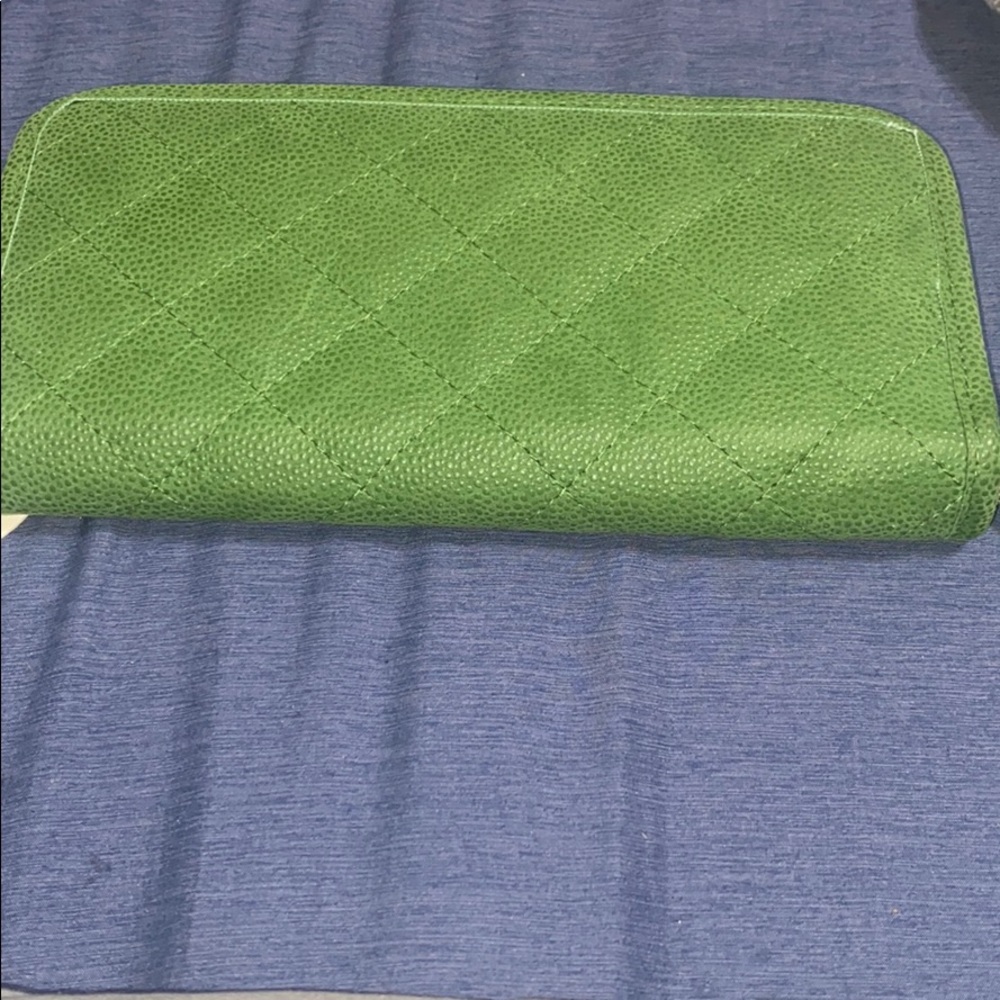 Custom letter T wallet - Picture 2 of 2